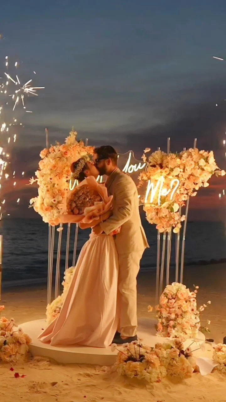 She said YES 🙌 💍  #reels #reelsinstagram #cute #couple #relationship

📍- @vakkarumaldives 
🌺- @ikebanamaldives 
📸- @our__gallary 
💍- @xennoxdiamonds 

A special thanks to my partners in crime to make this happen - @robinaakhadka @kavishawickramasekera @nawodyas_art