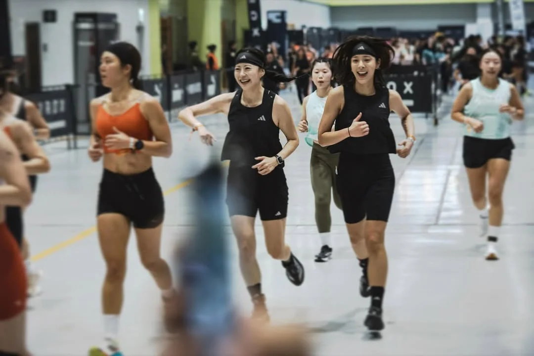 삶을 대하는 온도가 같은 친구와
어떤 진한 추억을 새겨볼까 해서 나간 하이록스

”그 날의 우리가 어떻게든, 알아서, 열심히, 잘 하겠지.“
매일 다짐하고 말에 맞춰 연습하고.
그런 파트너가 있다는게 얼마나 감사한지!

그리고 우리를 응원해주는 사람이 있다는게
얼마나 큰 힘이 되는지!😎

많은 분들 덕에 또 해냈다