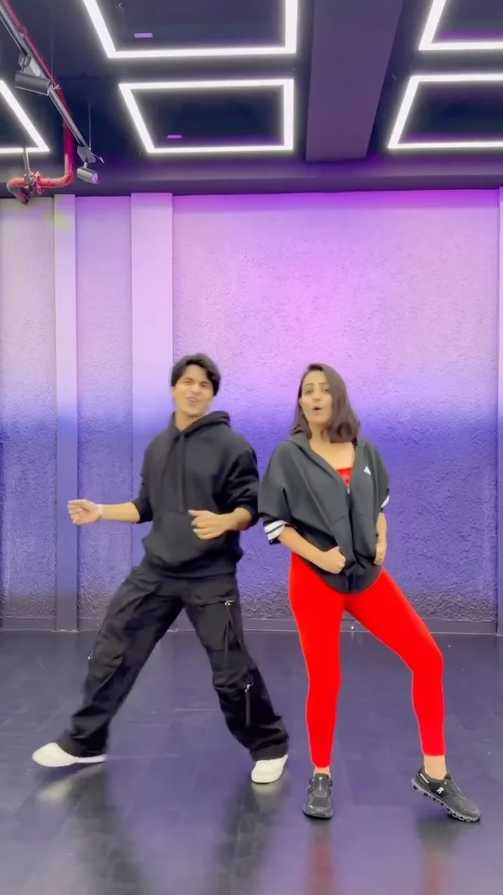 Not a pro dancer, just a girl vibing hard to her own song 💃💥 Ignore the goof-ups, feel the fun!
Thanks @aadilkhann thoroughly enjoyed! 
DC #aadilkhanchoreography