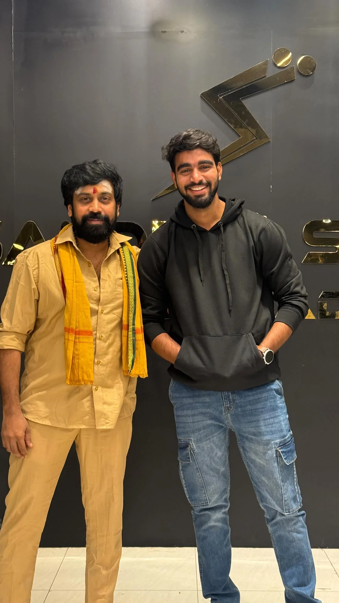 Grateful moments hit different. 🤍

Meeting Aata Sandeep Master, the mind and soul behind the iconic hook step that’s ruling hearts.

From supporting me during my journey to welcoming me with the same warmth. This moment means a lot.

A true master of his art, incredibly humble and grounded despite the massive impact he’s created.

Sharing a step, a hug and a whole lot of respect was a privilege that I  will cherish for a long time. 

Thank you @aata_sandeep Master and @jyothiraj_sandeep Mam.

#KalyanPadala #AataSandeepMaster #Gratitude #HookStep #Respect