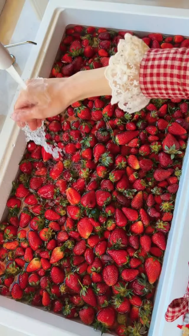 Strawberry jam? 🍓❤️ 
.
.
.
.
.
.
.
.
.
.
.
.
.
.
.
.
.
#abirzkitchen #strawberry #strawberryjam #recipeoftheday #cookingram #kitchen