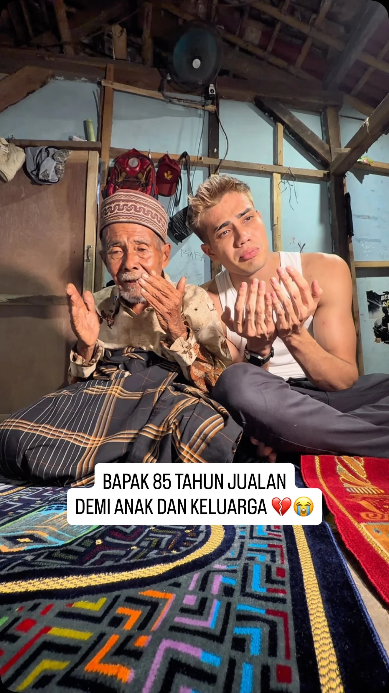 Seorang bapak 85 tahun berjuang jualan mainan demi anak dan keluarga 💔😭
.

#reels #masukberanda #banten