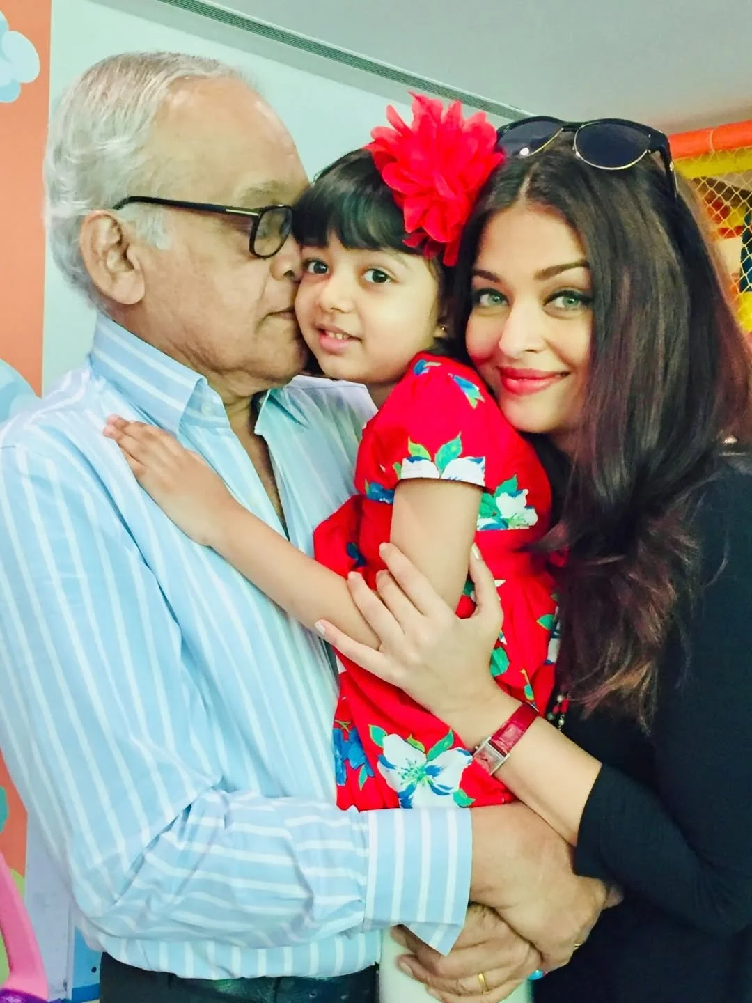 ✨🌸Happy Birthday dearest Daddy-Ajjaaa💖💐🌷🌹🌟our Guardian Angel, Love you eternally❤️💝🥰Thanking you for ALL your infinite love and blessings as our Aaradhya turned 14😍❤️💖😘💓💗🤗💕🩷😇💞🧿✨