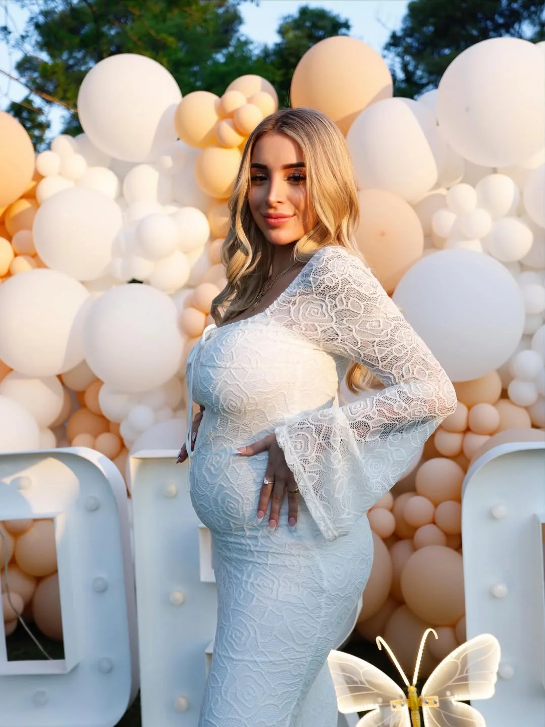 Ya se va notando la pancita 🥹🩷