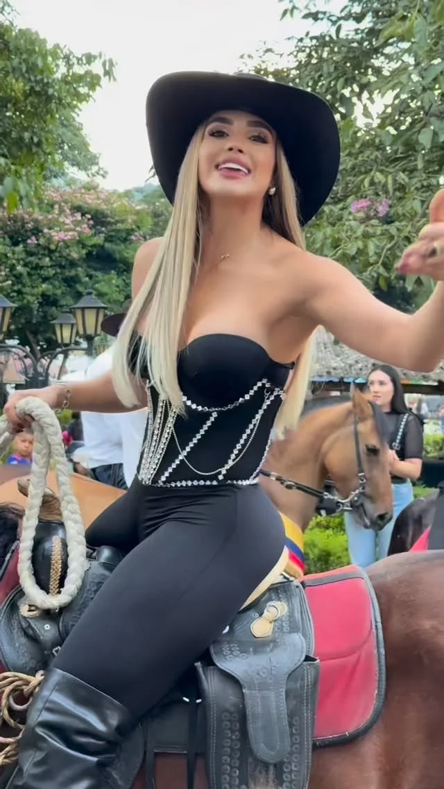 ¿Qué quieren pues? 🤣
Licorera a bordo