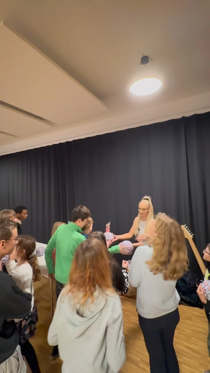 What a nice afternoon I could spend with such happy and kind children, thank you for having me🫶🏻🙏🏼♥️