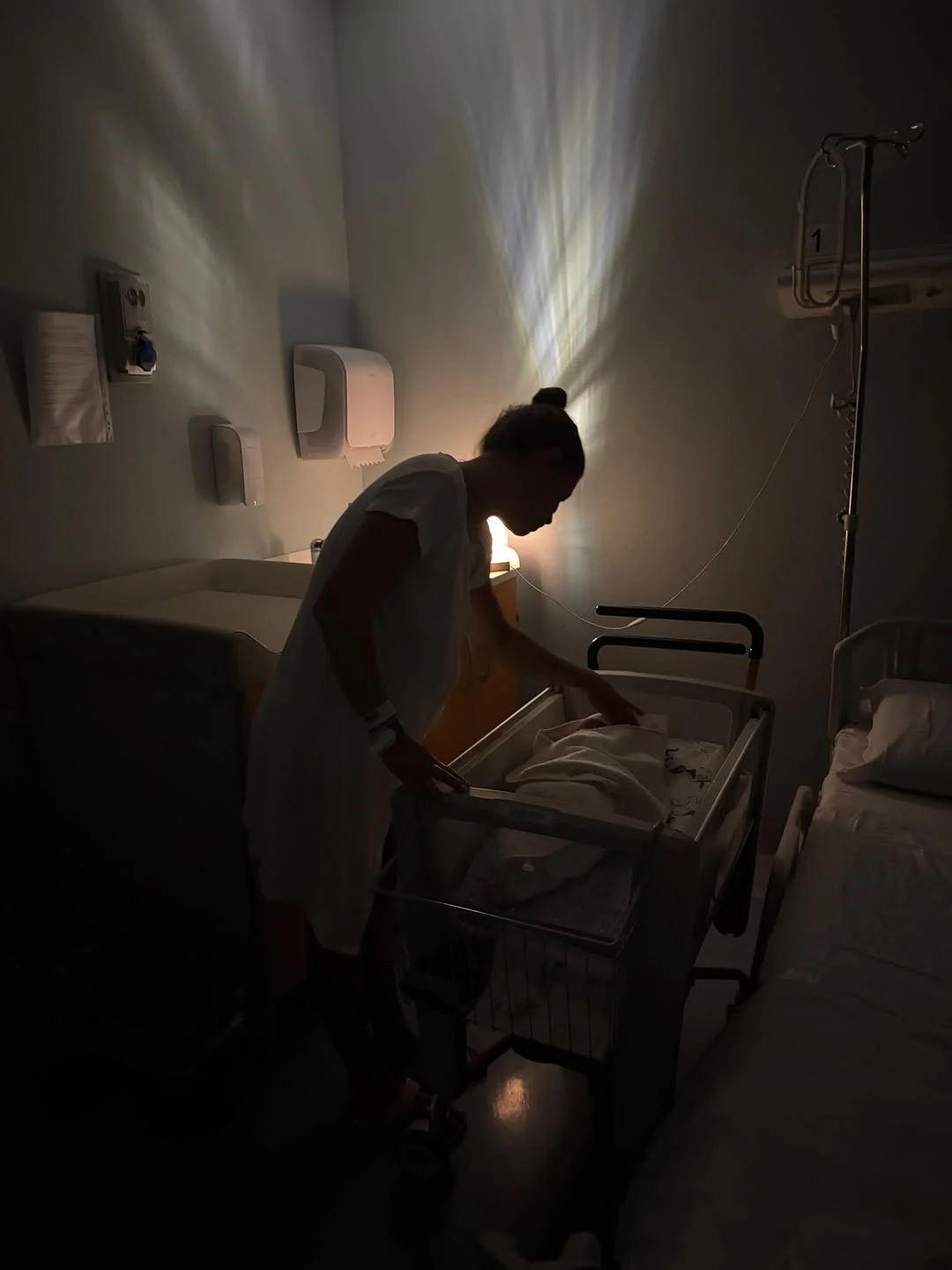 Quando sei nata c’era una luna bellissima. 
E anche lei era lì per te. 
Penelope Maria, 6/09/2025 💕

Grazie a tutte le persone che in questi mesi ci sono state accanto con attenzione e che mi hanno fatto vivere con serenità questa gravidanza. 
Grazie per i messaggi, sinceri e pieni d’affetto, per tutti i pensieri non scontati che mi e ci avete rivolto. 
Grazie infine alla nostra famiglia e ai nostri amici: si dice che per crescere un bambino ci voglia un villaggio e il tuo villaggio, Penny, trabocca già d’amore ❤️